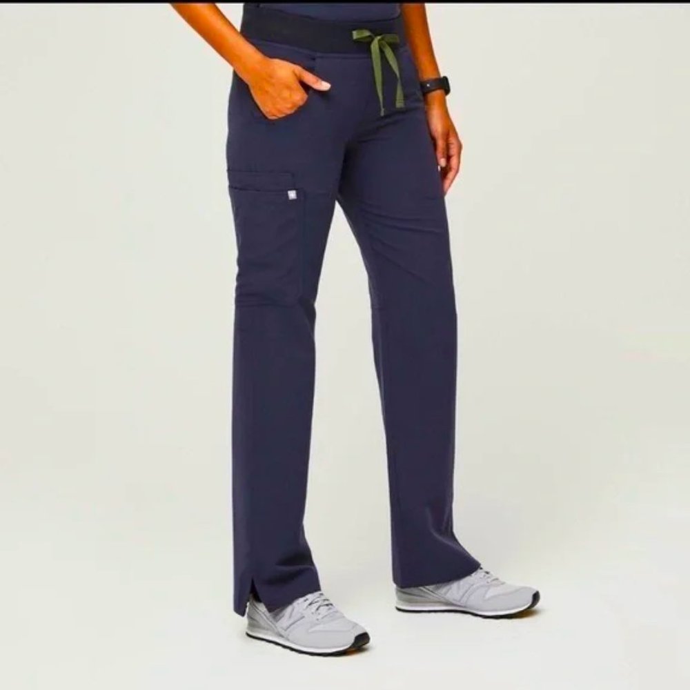 BNWT Figs Quiet Navy Kade Cargo Scrub Pants, multiple sizes